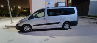 location-de-vehicules-mini-bus-9-places-algerie