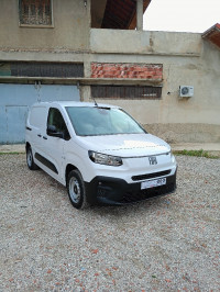 voitures-fiat-doblo-2024-nouvelle-constantine-algerie