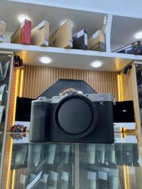 آلة-تصوير-sony-a7c-boitier-nu-en-excellent-etat-batterie-et-chargeur-باب-الزوار-الجزائر