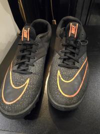 أحذية-كرة-القدم-souliers-tarton-tout-terrain-nike-وهران-الجزائر