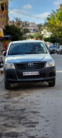 utilitaire-toyota-hilux-2013-zeghaia-mila-algerie