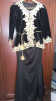 tenues-traditionnelles-veste-karako-et-sa-jupe-porte-une-seule-fois-bordj-el-kiffan-alger-algerie