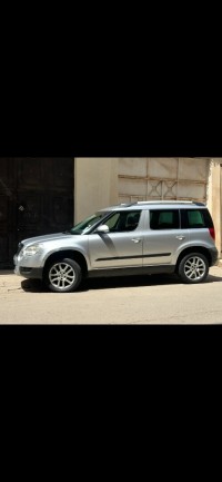 cars-skoda-yeti-2011-kolea-tipaza-algeria