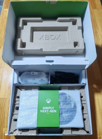 أجهزة-ألعاب-الفيديو-xbox-series-s-512g-مستعمل-6-اشهر-مع-2-manettes-original-غايم-باس-3mois-no-utilse-فلفلة-سكيكدة-الجزائر