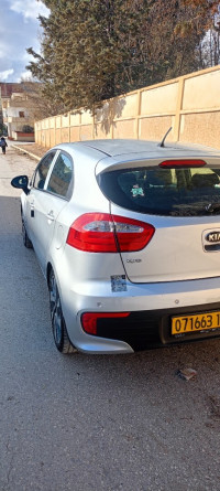 voitures-kia-rio-5-portes-2015-funny-facelift-sedrata-souk-ahras-algerie