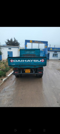 voitures-daihatsu-delta-2005-toyota-ouamri-medea-algerie