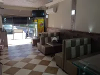 Banquette table  fast food 