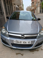 moyenne-berline-opel-astra-2006-bouira-algerie