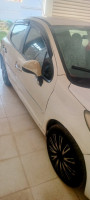 voitures-peugeot-207-2012-larbaa-blida-algerie