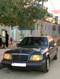 سيارات-mercedes-classe-e-1995-البرواقية-المدية-الجزائر