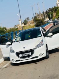 سيارات-peugeot-208-2015-عمي-موسى-غليزان-الجزائر