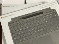 Clavier Microsoft Type Cover signature Surface Pro tissu Alcantara/rétroéclairé/qwerty/noir