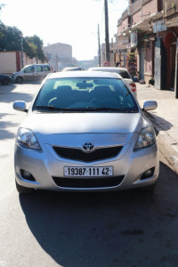 voitures-toyota-yaris-sedan-2011-sd-23-kolea-tipaza-algerie