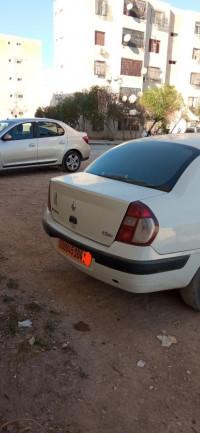 voitures-renault-clio-classique-2004-chelghoum-laid-mila-algerie