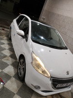 voitures-peugeot-208-2015-arris-batna-algerie