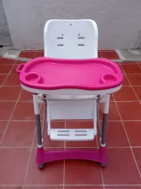 Chaise haute bébé (Pingouin)