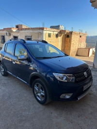 voitures-dacia-sandero-2017-stepway-el-adjiba-bouira-algerie