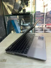 DELL Precision 3590