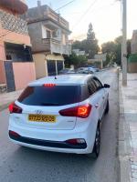 moyenne-berline-hyundai-i20-2020-medea-algerie