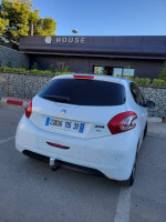 voitures-peugeot-208-2015-allure-tiaret-algerie