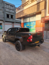 voitures-toyota-hilux-2024-gr-taya-setif-algerie