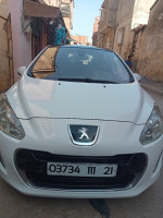 voitures-peugeot-308-2011-allure-skikda-algerie