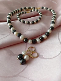 طاقم جوهر حر و حجر الهيماتيت, parure en perles de culture et hématite 