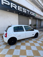 voitures-renault-clio-campus-2014-extreme-constantine-algerie