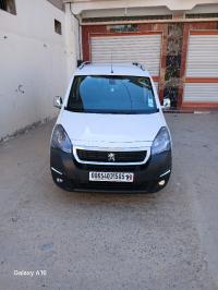 السيارات-النفعية-peugeot-partner-2015-باتنة-الجزائر