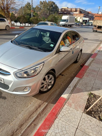 voitures-hyundai-accent-rb-4-portes-2017-gl-bordj-bou-arreridj-algerie