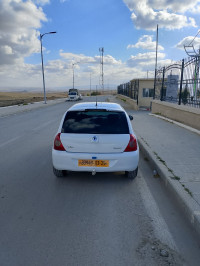 voitures-renault-clio-campus-2013-bye-constantine-algerie