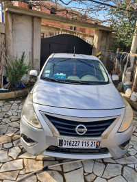 voitures-nissan-sunny-2015-collo-skikda-algerie