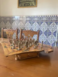 Jeu d échec artisanal en bois d oliviers avec pièce en métal 