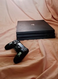 consoles-console-ps4-pro-mostaganem-algerie
