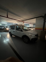 voitures-renault-kangoo-2024-oran-algerie