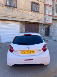 voitures-peugeot-208-2014-allure-khenchela-algerie