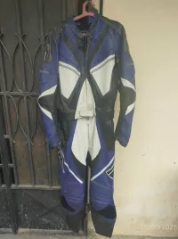 Combinaison MOTO en cuire de Marque RICHA  Couleur bleu et noir