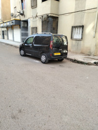 voitures-renault-kangoo-2012-confort-sidi-bel-abbes-algerie