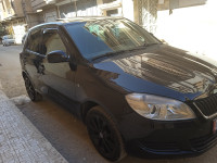 voitures-skoda-fabia-2014-visage-batna-algerie