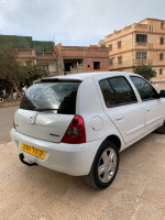 voitures-renault-clio-campus-2012-bye-mostaganem-algerie