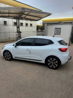 voitures-renault-clio-5-2021-moin-3-ans-mostaganem-algerie