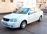 voitures-chevrolet-optra-4-portes-2012-medea-algerie