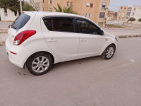 voitures-hyundai-i20-2015-ain-makhlouf-guelma-algerie