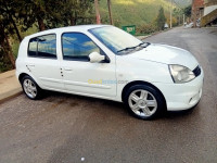 voitures-renault-clio-campus-2012-bye-mahdia-tiaret-algerie