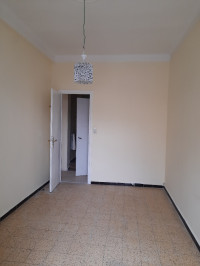 appartement-location-f3-alger-centre-algerie