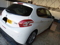 voitures-peugeot-208-2014-allure-msila-algerie