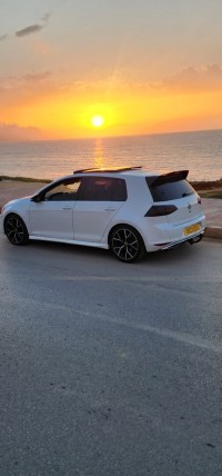 سيارات-volkswagen-golf-7-2017-la-carat-سكيكدة-الجزائر