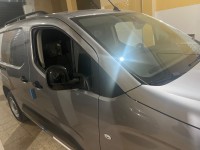 السيارات-النفعية-fiat-doblo-2025-وهران-الجزائر
