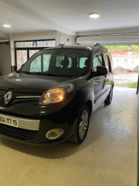 voitures-renault-kangoo-2017-yakouren-tizi-ouzou-algerie