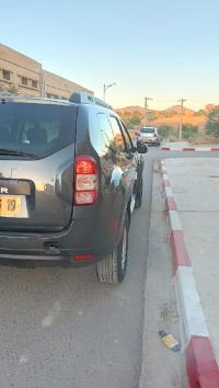 voitures-dacia-duster-2016-ambiance-bouira-algerie